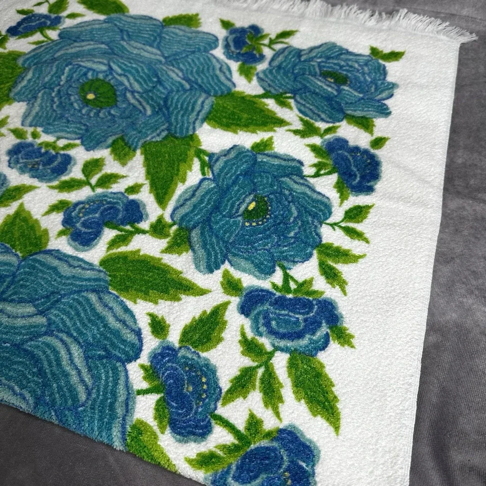 Vintage Fieldcrest Floral Blue Bath Towel 1970s‎ Fringe